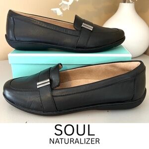 NWOB NATURALIZER  SOUL Kentley Flat Loafer Black Leather Size 7.5Wide
